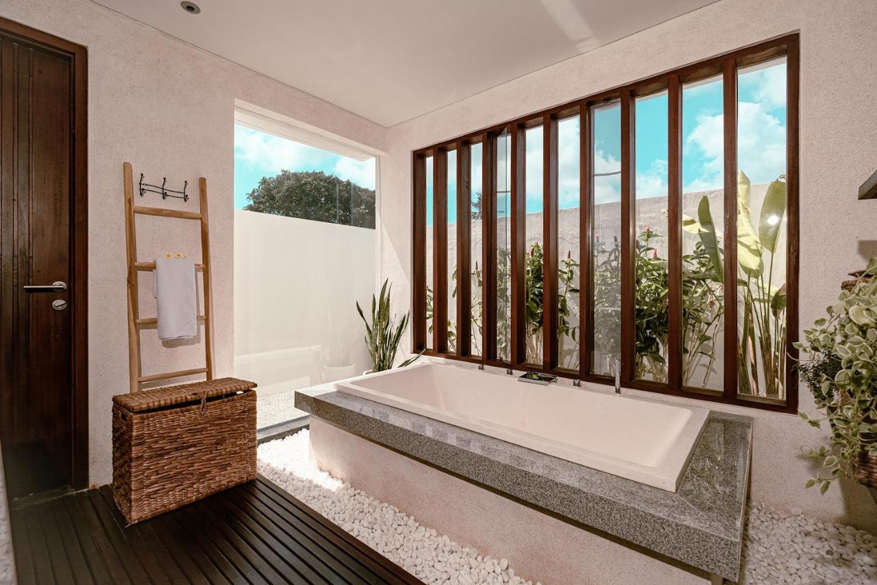 Sunset Palms Beach Villa Jimbaran Exteriör bild